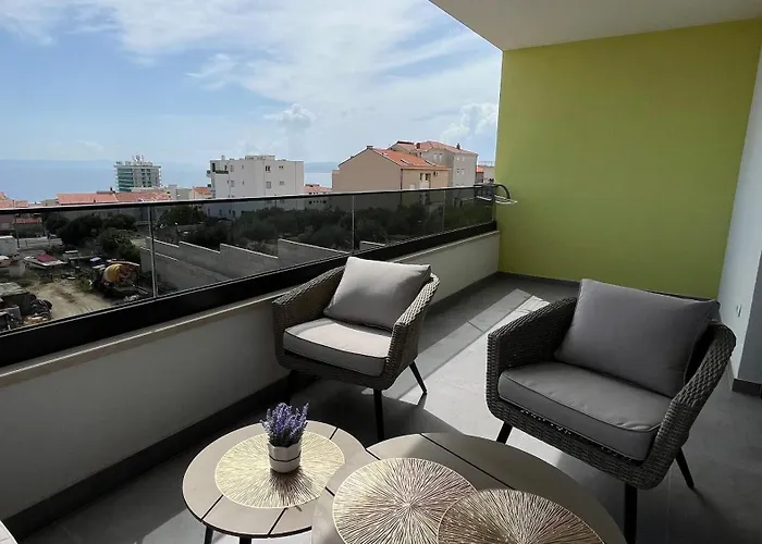 With Parking Space - 23392 * ماكارسكا