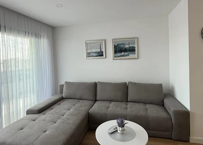 شقة With Parking Space - 23392 *